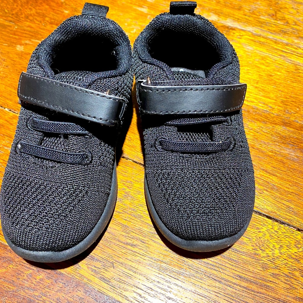 Toddler shoes size 6- with Velcro straps